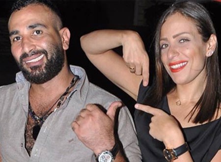 بالفيديو - بعد انفصاله عن ريم.. أحمد سعد في ملهى ليلي ويرمي النقود على فنانة!