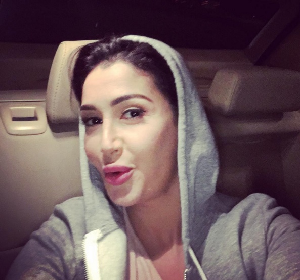 بالصورة - غادة عبد الرازق تطلب جرعة من المخدرات! إليكم التفاصيل