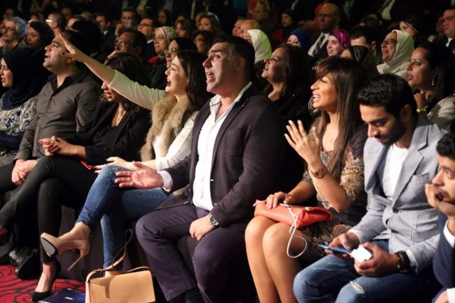 الحضور يتفاعل مع أنغام