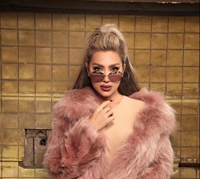 بالفيديو- سيارة مايا دياب تخطف الأضواء منها!! شاهدوا كيف تقودها