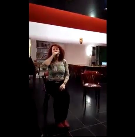 مقطع طريف – لاجئون سوريون يعلمون المانية 