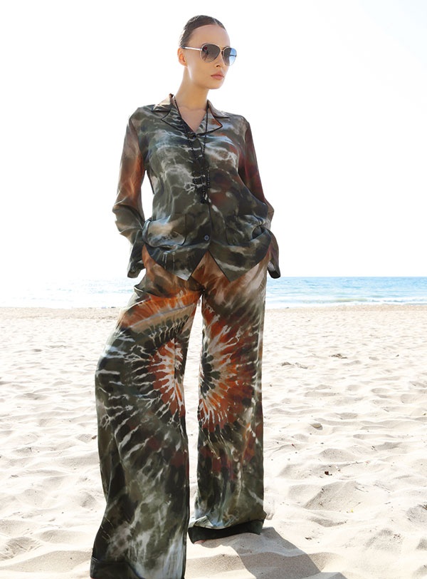 نقوش حيوانية، وألوان رملية، ولمسات عرقية لأسلوب ثري لا يخلو أبداً من الرقي...