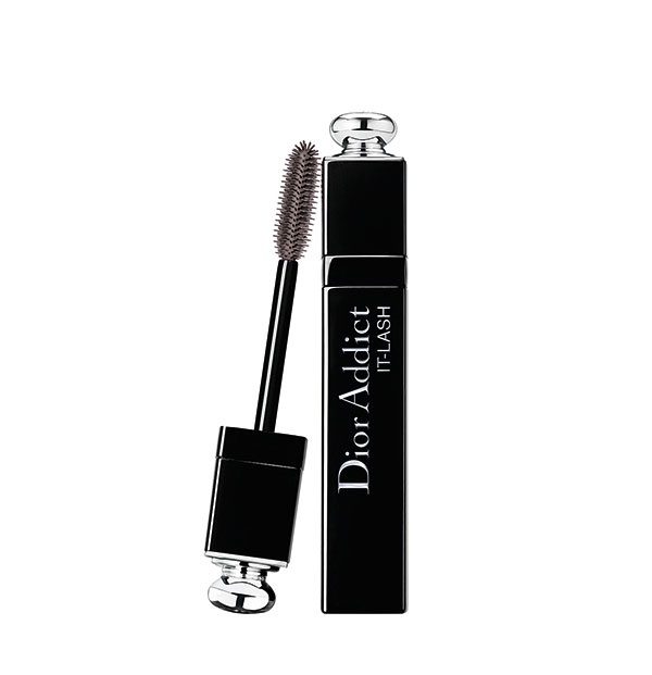 تألّق ونضارة مع مجموعة
 Glowing Gardens من 
Dior