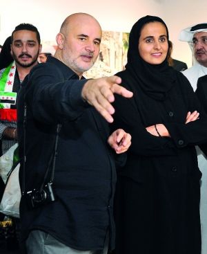 الشيخة المياسة بنت حمد تزور معرض حلب بعدسة سورية في الدوحة