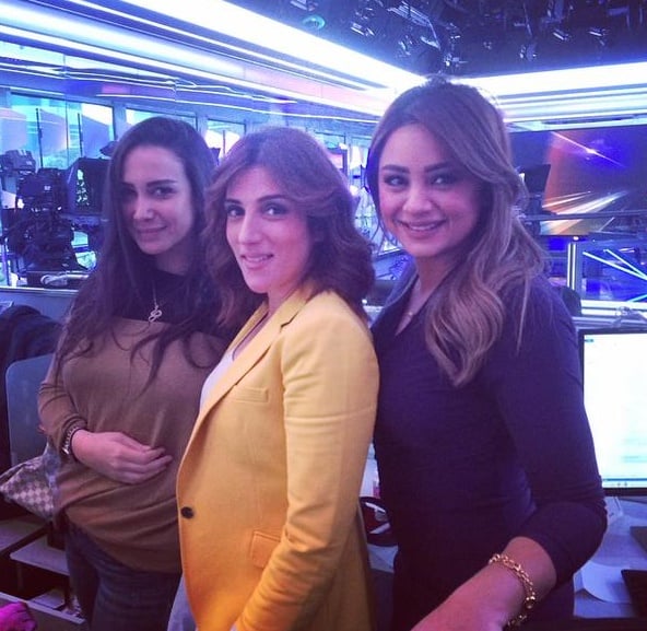 صورة لمذيعة العربية اللبنانية تثير الجدل والإعجاب على مواقع التواصل