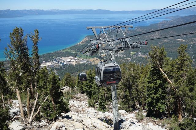 بحيرة تاهو في سييرا- نيفادا في الولايات المتحدة الأميركيةإذا