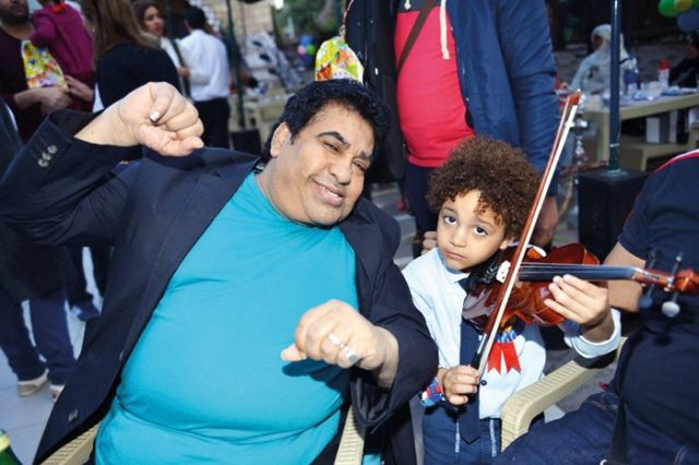  أحمد عدوية الجد مع أحمد عدوية الحفيد
