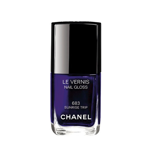 أرجواني داكن Chanel L.A.  Sunrise Le Vernis Nail Gloss in Sunrise Trip no.683
