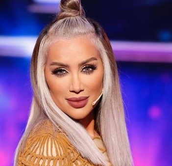 بالصورة - سخرية من تسريحة مايا دياب.. بمن تم تشبيهها؟