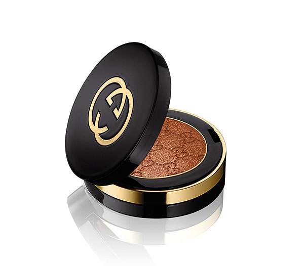 برونزي جذّاب لنظرة دافئة Gucci Magnetic Color Shadow Mono in Iconic Bronze
