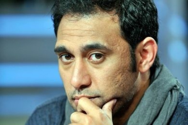 لماذا قرر عمرو مصطفى التوقف عن الكلام في السياسة؟ وما علاقة طفليه؟