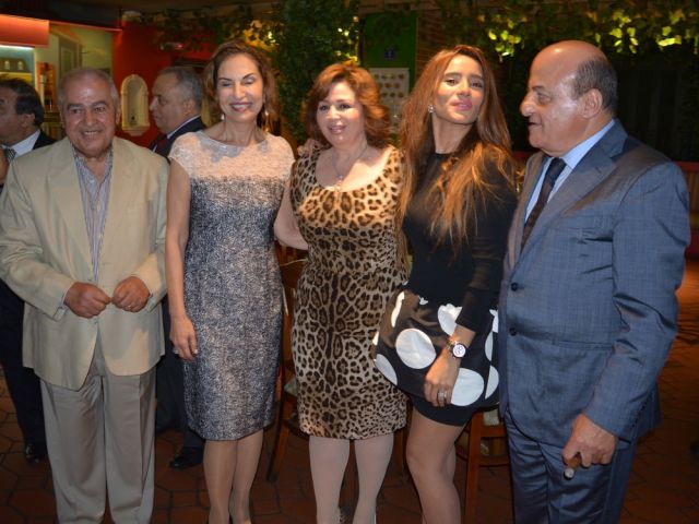 صلاح منتصر مع الهام شاهين وزينة واحمد بيضون