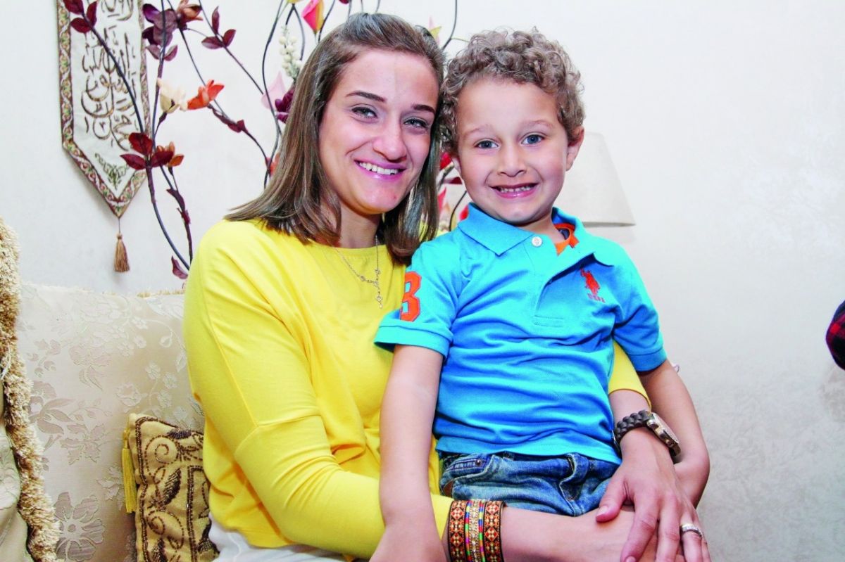 مضيفة الطائرة المصرية المختطفة تكشف أسراراً مرعبة: «السيلفي» مع الخاطف كان تكليفاً من السلطات المصرية