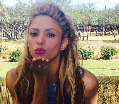 شاكيرا تشعل 