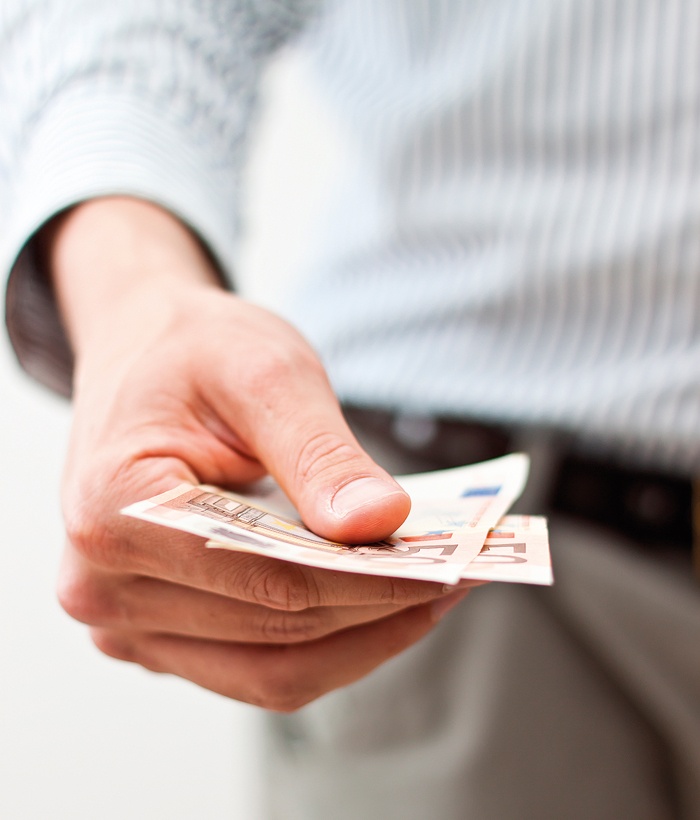 في مصر قانون النفقة جلاد النساء