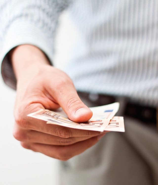 في مصر قانون النفقة جلاد النساء