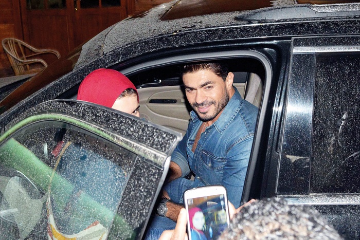 خالد سليم يتحدّى الأمطار