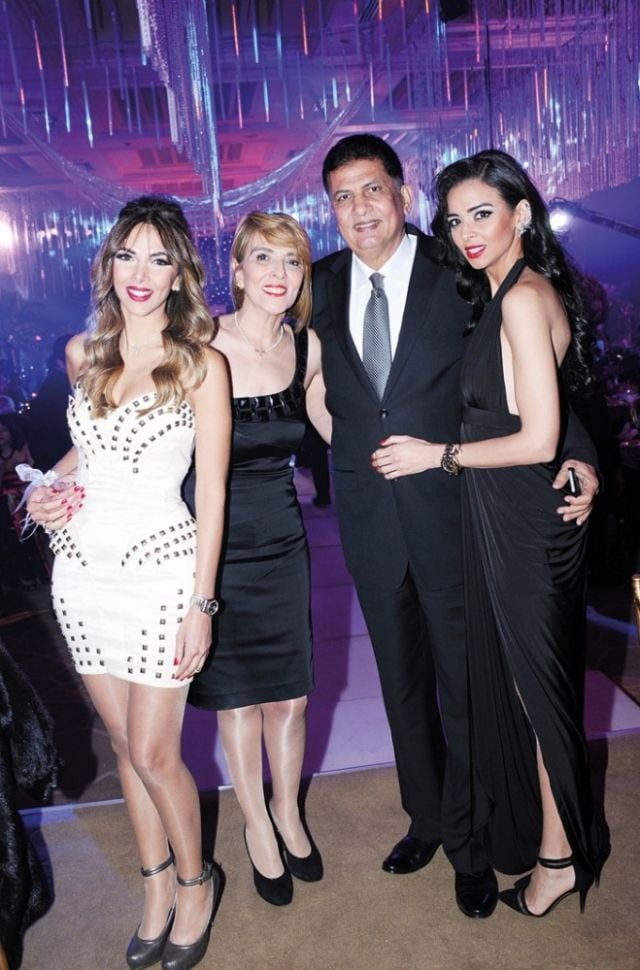 مصطفى عبده والعائلة
