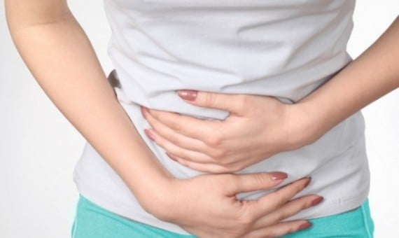 بالصورة - فنّانة لبنانية تتعرض للتسمم وتدعو لطلب الشفاء من على سرير المستشفى