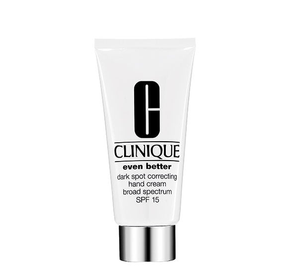 Clinique Even Better Dark Spot Correcting Hand Cream SPF 15  مرطب مضاد للبقع الداكنة، ويوفر وقاية مثالية من أشعة الشمس ما فوق البنفسجية.
