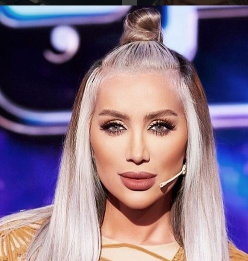 خبيرة تجميل بريطانية تعلّم تطبيق ماكياج مايا دياب رغم أنها لا تعرفها!!