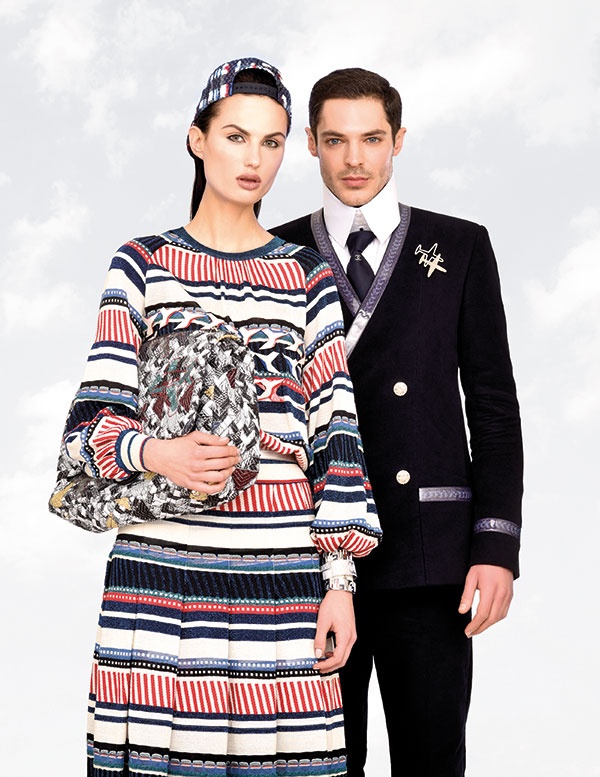 بين الغيوم Amidst
The Clouds