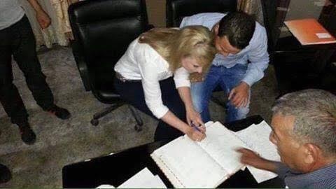 مغربي يتزوج حسناء روسية بـ5 دولارات.. اليكم القصة!