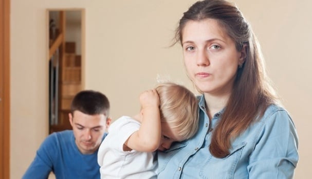 بخل النساء: شِح وتقتير أم حكمة وتدبير؟