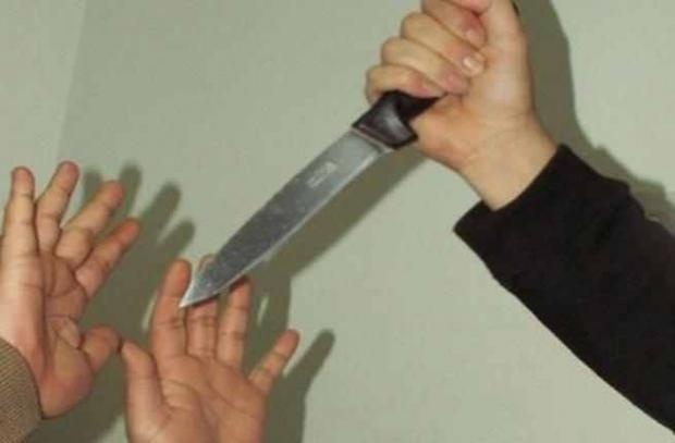 جريمة مروعة.. قتل 10 من أفراد عائلته بالسكين!!