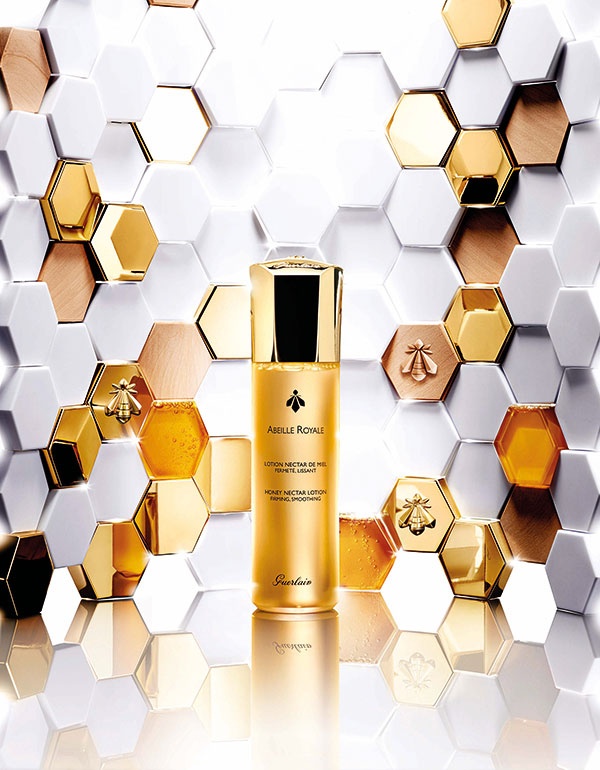 إستعيدي ابتسامتك مع
 Abeille Royale Honey Smile Lift من Guerlain