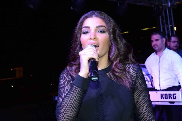 بالصور:دينا حايك  تغني لوردة وصباح وميادة الحناوي