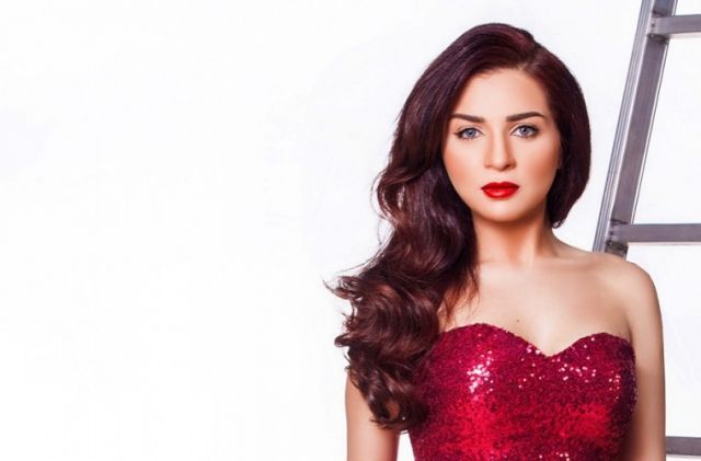 بالصور - مي عز الدين تصدم الجمهور بشفتيها المنتفختين... شاهدوا كيف أصبحت؟