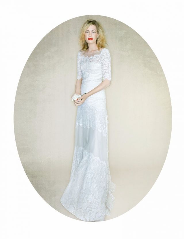 فستان من Temperley London www.temperleylondon.com
<br>
أقراط للأذنين من Monica Vinader www.monicavinader.com
فستان من Temperley London www.temperleylondon.com
<br>
أقراط للأذنين من Monica Vinader www.monicavinader.com