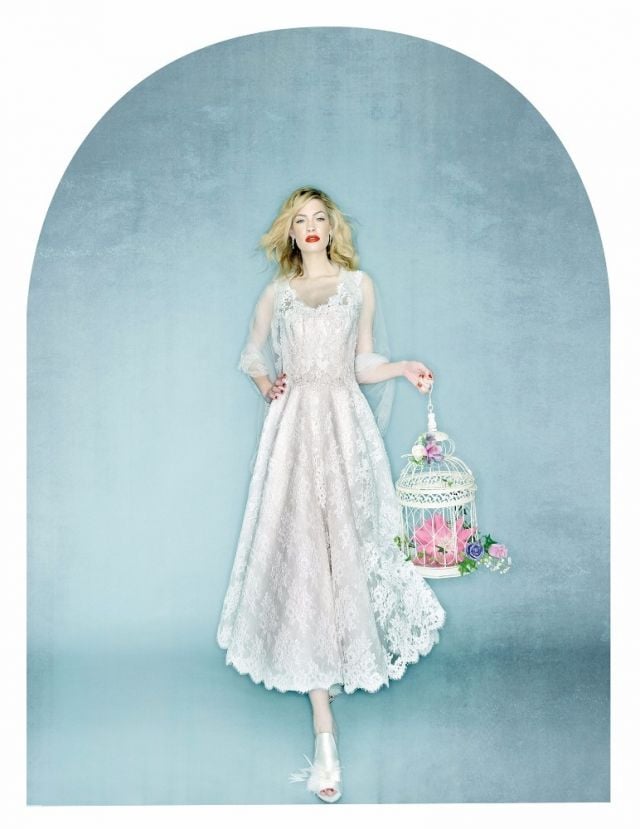 فستان من Bruce Oldfield www.bruceoldfield.com
<br>
أقراط للأذنين من Maha Lozi www.Mahalozi.com
<br>
وشاح من Temperley London www.temperleylondon.com
<br>
حذاء من Jimmy Choo www.jimmychoo.com
فستان من Bruce Oldfield www.bruceoldfield.com
<br>
أقراط للأذنين من Maha Lozi www.Mahalozi.com
<br>
وشاح من Temperley London www.temperleylondon.com
<br>
حذاء من Jimmy Choo www.jimmychoo.com