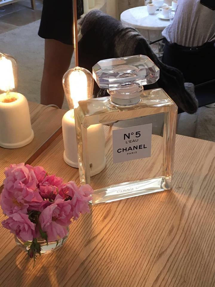 لها مع شانيل في يوم مميّز... شاهدوا مفاجأة هذا النهار المشمس