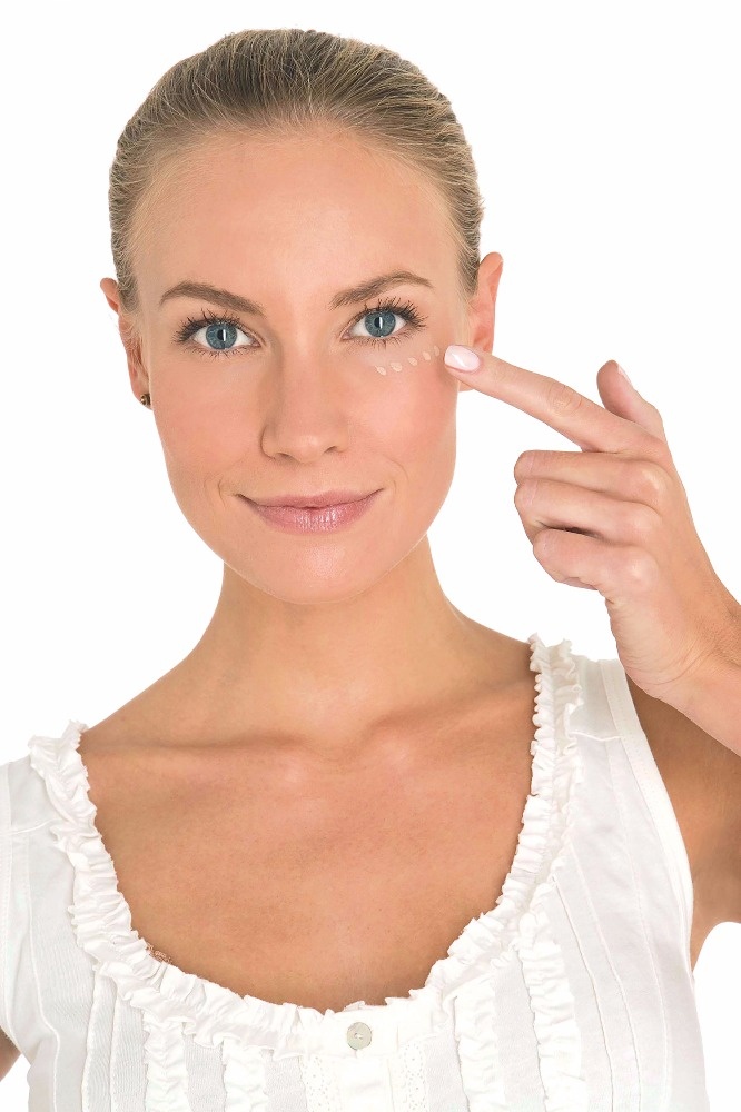 امنحي بشرتك طاقة صيفية جذابة