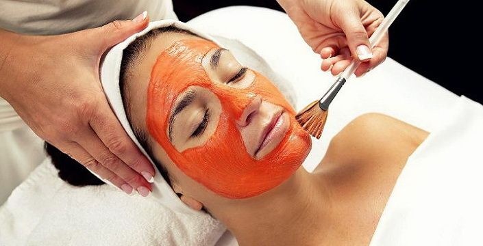 لبشرة شابة وخالية من الترهلات.. تناولوا التمر