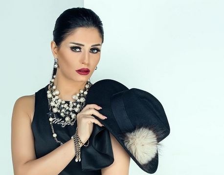 منه فضالي تصدم الجمهور من دون ماكياج وبشكل غريب!