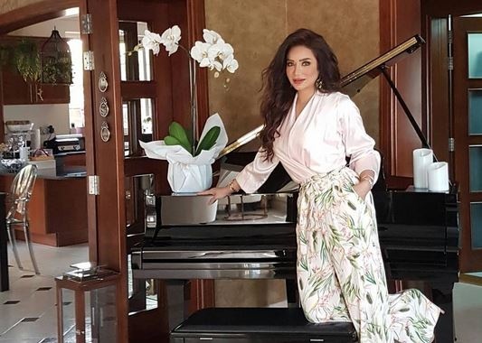 بالفيديو - لجين عمران تفقد أعصابها وتضرب رامز جلال بقوة!