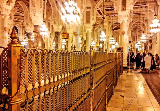 المسجد الحرام في مكّة المكرّمة أقدم مسجد في التاريخ