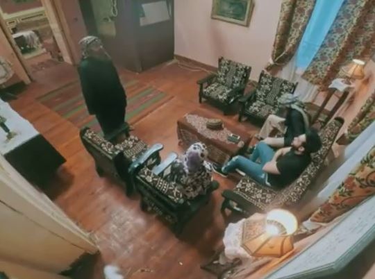 بالفيديو – فنان مصري يضرب خاطفيه.. شاهدوا شجاعته!