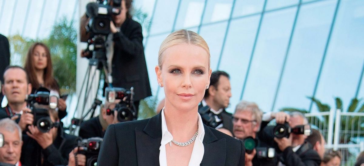 تعلّّمي تطبيق ماكياج تشارليز ثيرون