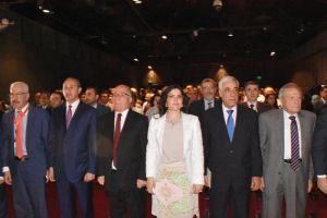 في القاهرة 140 مثقفاً يجيبون عن سؤال: هل نحتاج إلى خطاب ثقافي عربي جديد؟