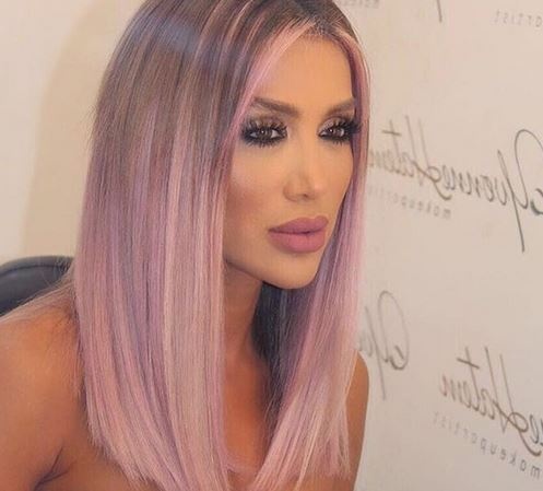 بالصور - مايا دياب تثير الجدل بملابسها الغريبة والجريئة!