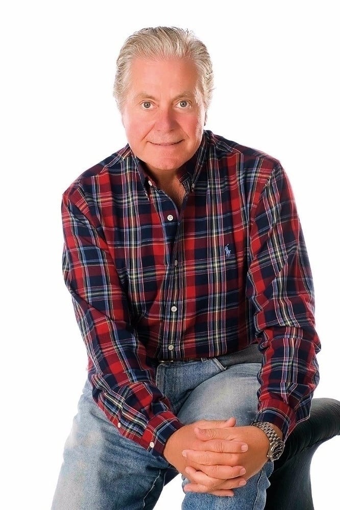 بعد طلاقه المفاجئ... حسين فهمي: لم أستفد من لقب سفير للأمم المتحدة بل المنظمة استفادت مني