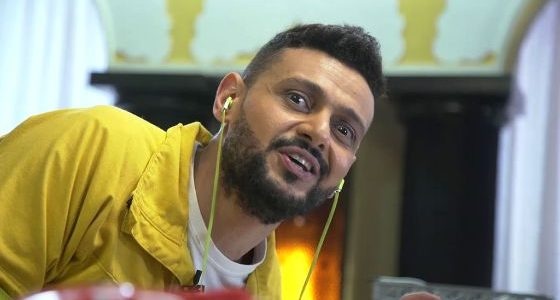بالفيديو – رامز جلال يسخر من ضيفه بأطرف مقدمة في البرنامج.. ماذا وصفه!؟