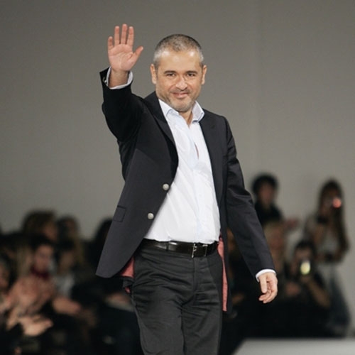 إيلي صعب يفصل بين الحلم والواقع... بإمبراطورة!