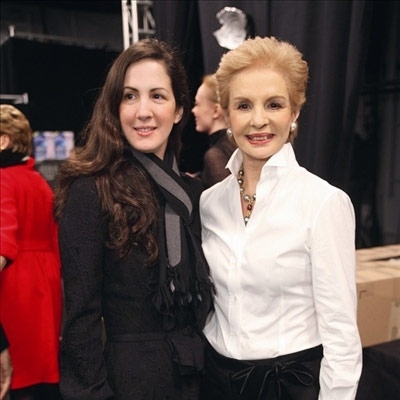 مجموعة راقية وألوان غنيّة في عرض  CAROLINA HERRERA