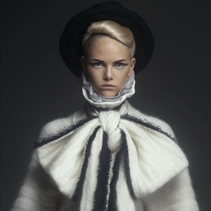 سوريالية وكشاكش