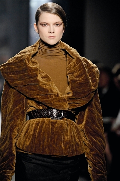 عرض أزياء Donna Karan | Laha Magazine
